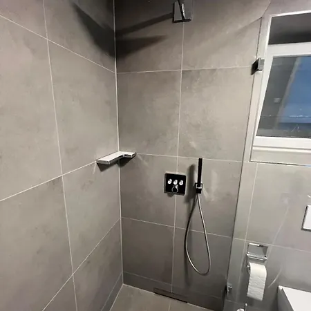 Modernes 2-zi -apartment In Wlan Kueche Und Waschmaschine 아파트 바트프리에드리히셸