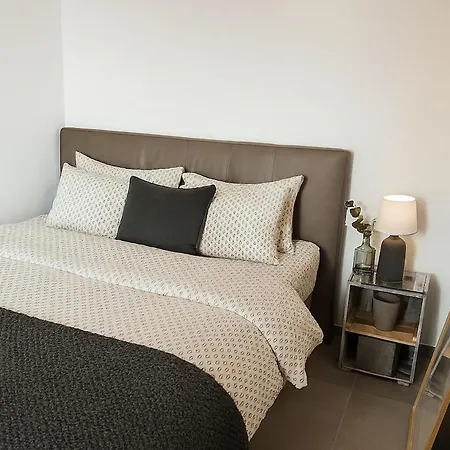 Modernes 2-zi -apartment In Wlan Kueche Und Waschmaschine 아파트